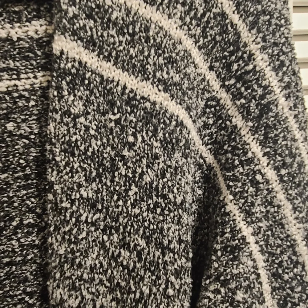 Long Black and White Cardigan - Picture 2 of 4